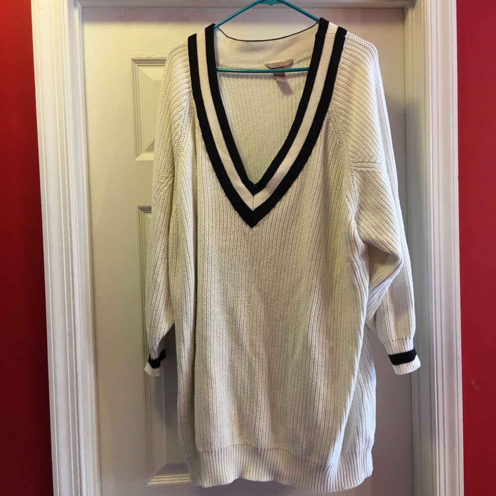 Oversized white and black sweater